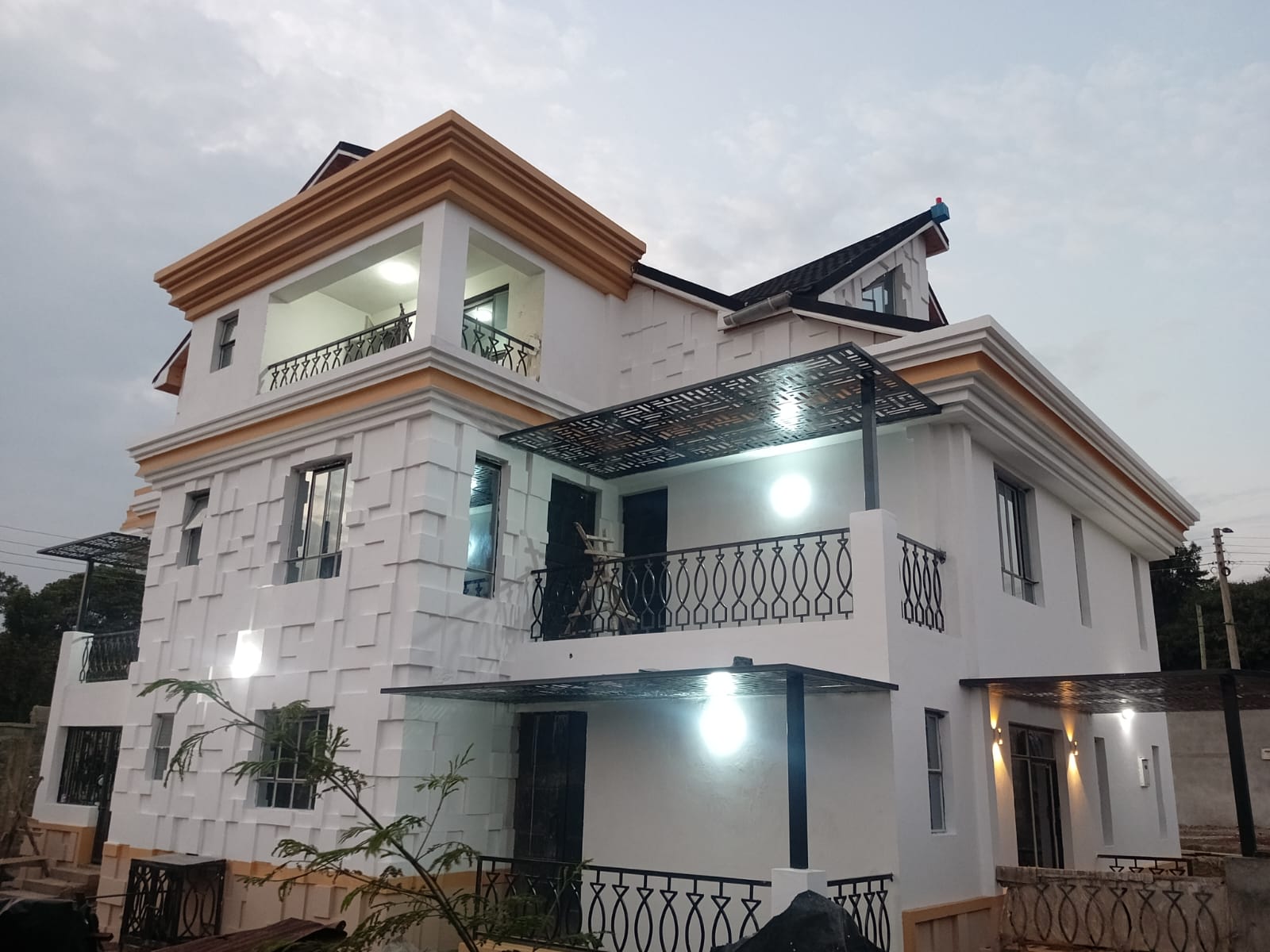 Membley Estate Project - Schones Heim Builders